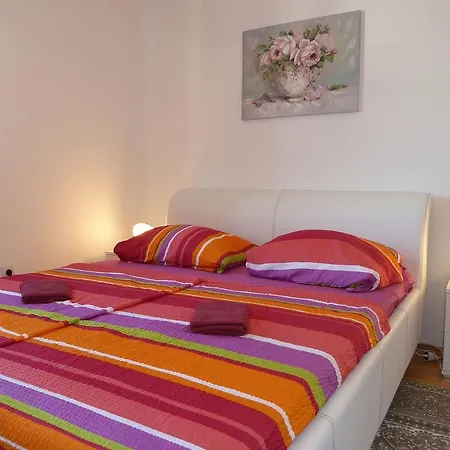 Yasmine Apartment *