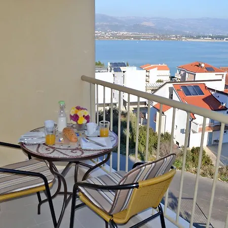 Apartment Yasmine *